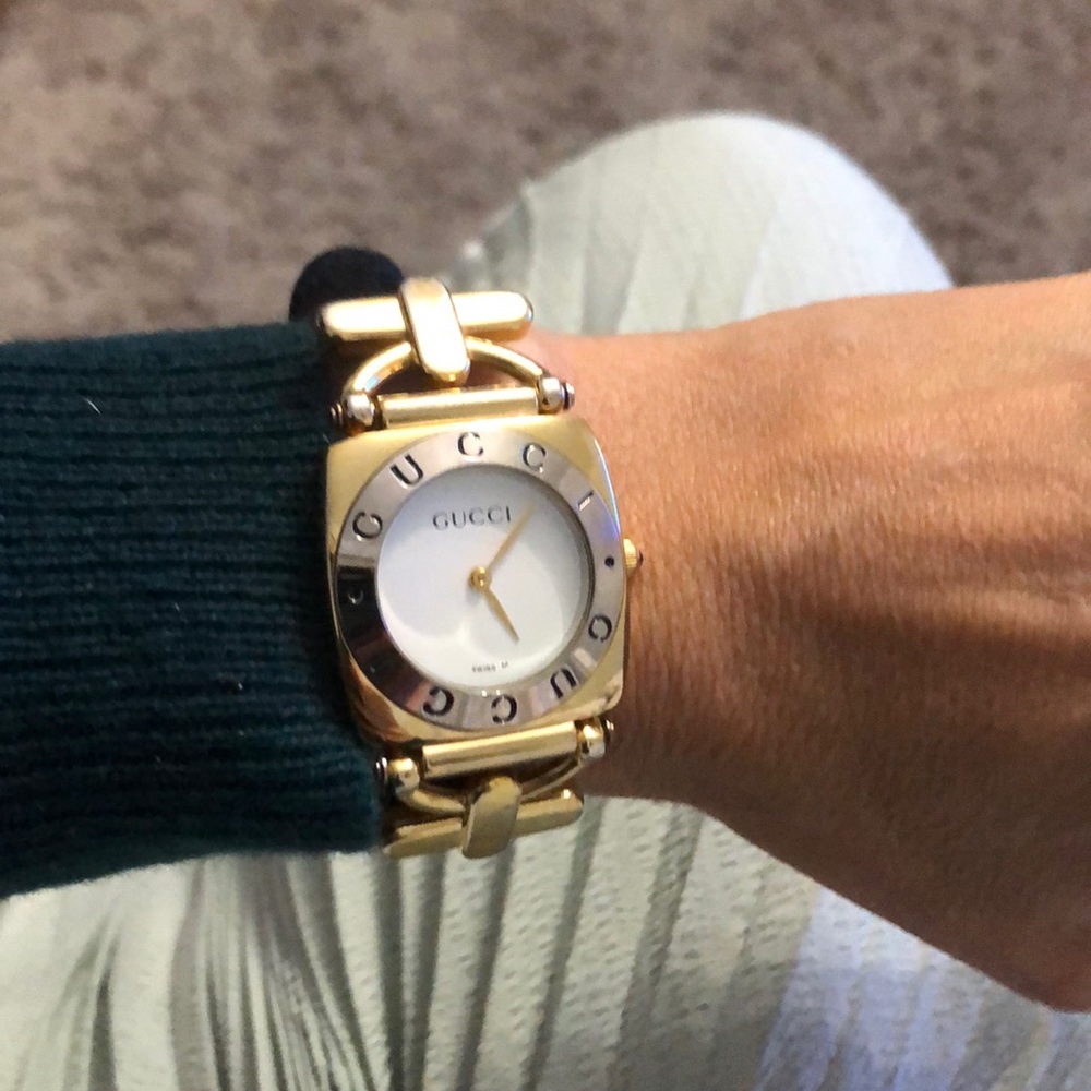 GUCCI  Authentic  Special Edition Watch 💥